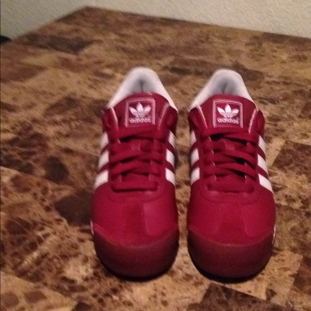 💯🔥MAROON ADIDAS SAMOA MEN SIZE 8=SZ 9 WOMEN🔥💯